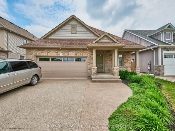 25 McFarland St, Thorold, ON L2V 0E2