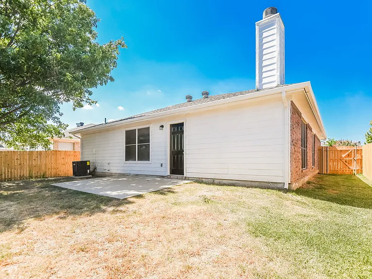 10217 Cypress Hills Dr — Photo 16