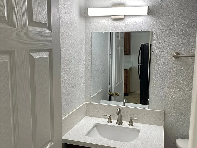 1004 Austin St #5 — Photo 7