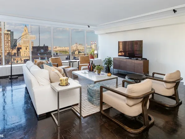 870 United Nations Plaza image 1 of 41