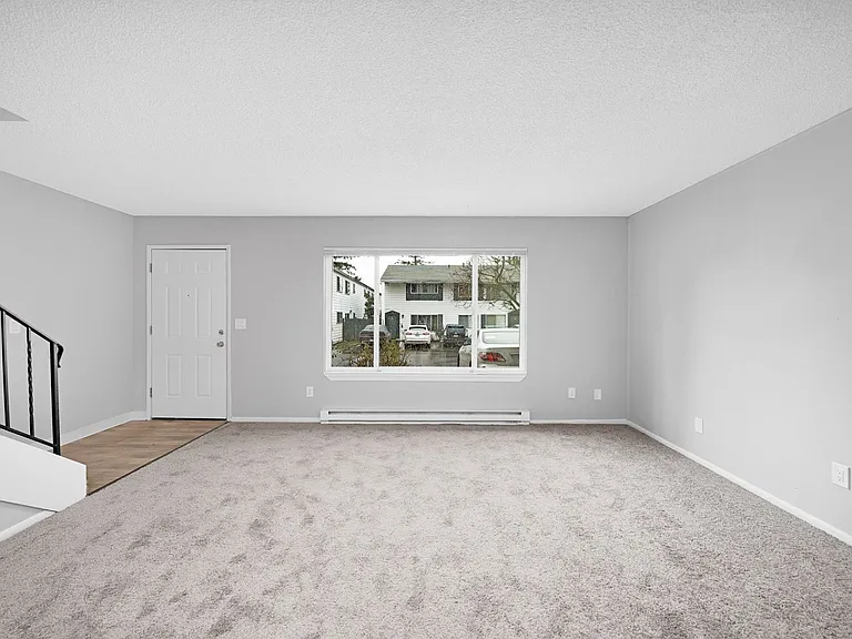 Wetherburne Square Townhomes — Photo 23