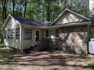 1146 Colt Ln, Pocono Summit, PA 18346