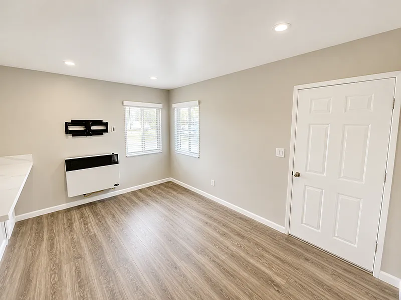 2 bed, 2.0 bath, 715 sqft, $3,695 — Photo 3