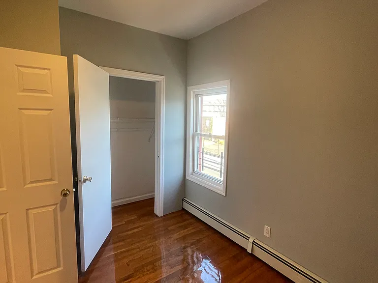 537 Summer St — Photo 4