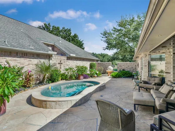 2320 Fairway Pointe Dr, League City, TX 77573