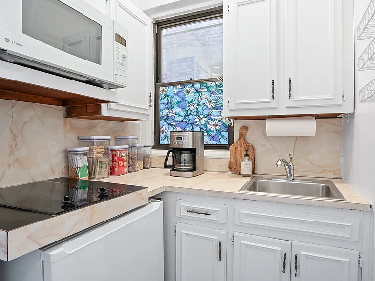 55 Morton St #6D — Photo 5