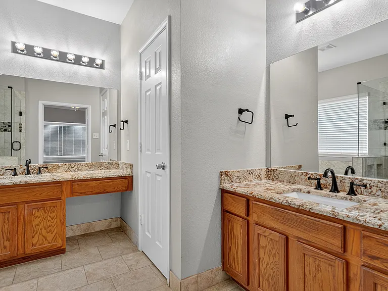 9787 Old Field Dr — Photo 33