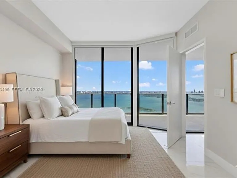 700 NE 24th St #4206 — Photo 18