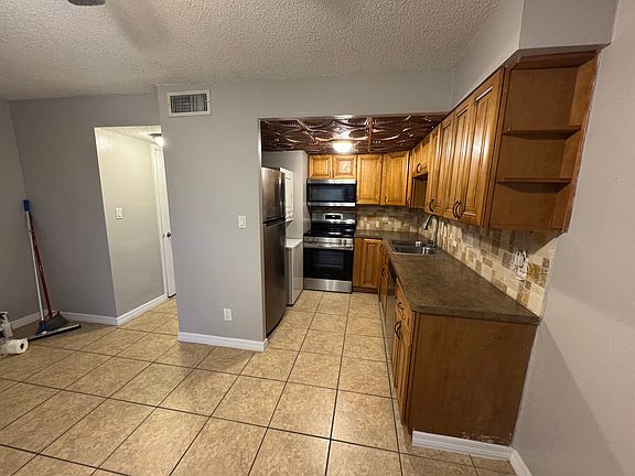 2nd image of 312 Barlow Ave