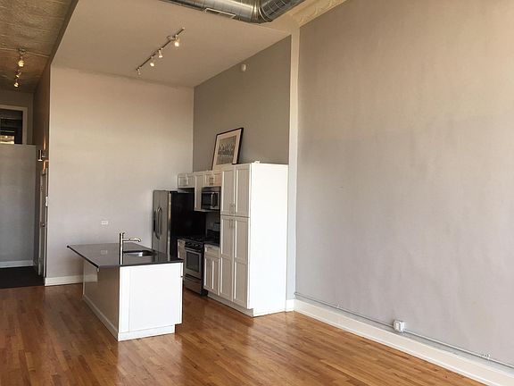 5th image of 1308 N Milwaukee Ave #2F