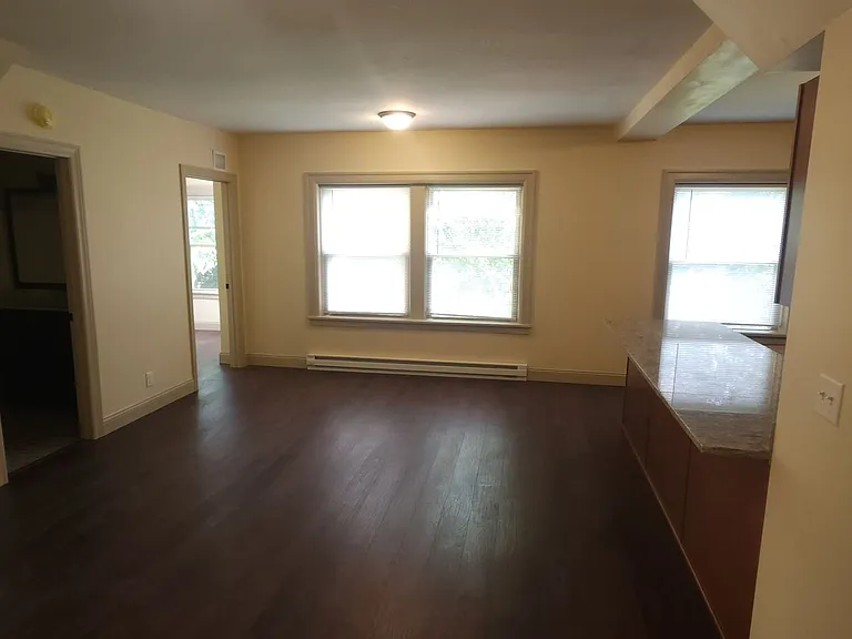 1416 E State St Apartments — Photo 11