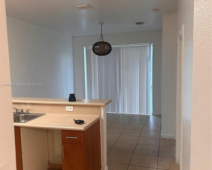 2nd image of 510 NE 21st Ter #510