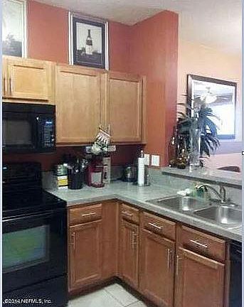 2nd image of 2335 Sunset Bluff Dr