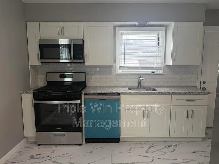 3349 Marmary Ln — Photo 12
