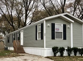 232 Pine Ln, Justice, IL 60458