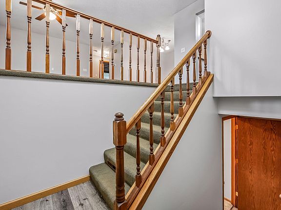 4th image of 1070 Butte Ct