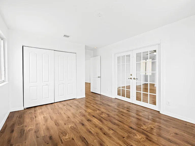19389 SW 64th St — Photo 25