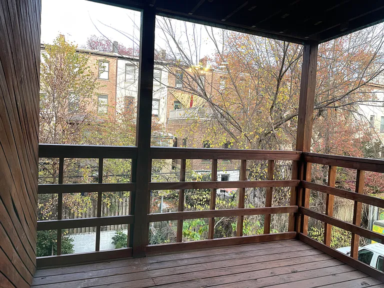 98 Bright St #2R — Photo 7