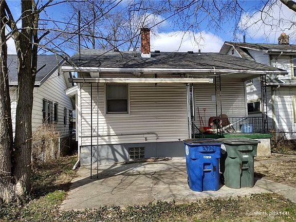 2nd image of 2328 Oakridge Dr