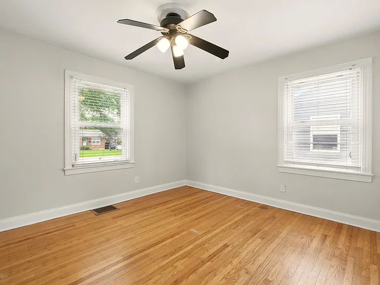 421 Marquette Dr — Photo 13