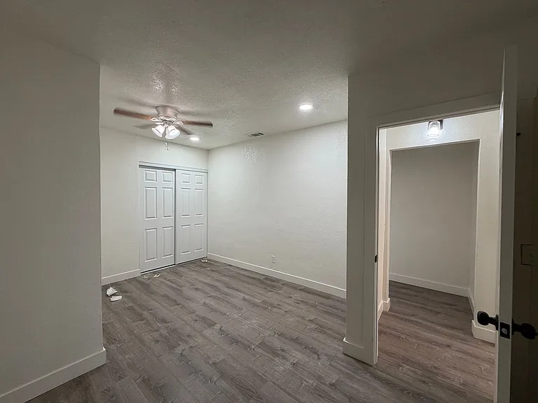 535 Jackson St — Photo 11