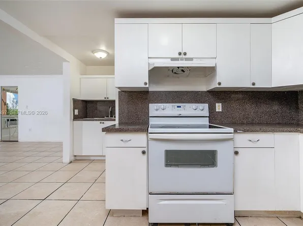6980 NW 186th St APT 3-128A, Hialeah, FL 33015