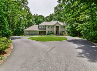 5380 Forest Bend Dr SE, Ada, MI 49301