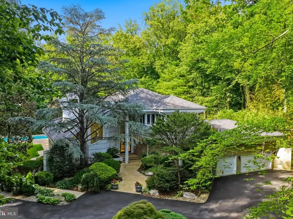 9 Oaklyn Ct, Potomac, MD 20854