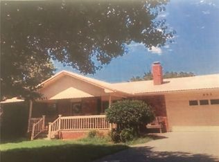 521 N Sheb Wooley Ave, Erick, OK 73645