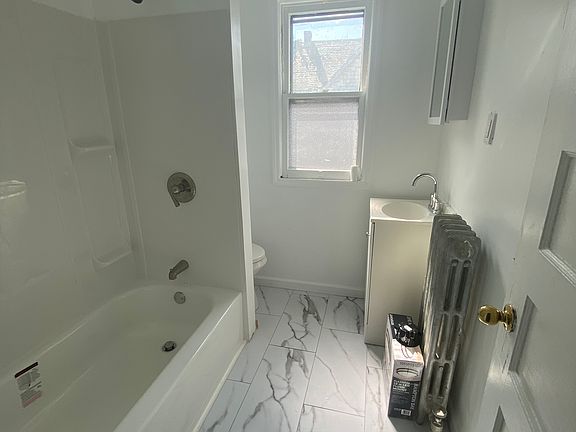 5th image of 1838 Campbell Ave Floor 2