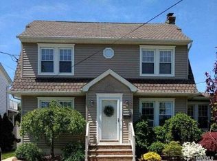 4 Birch Dr, Merrick, NY 11566