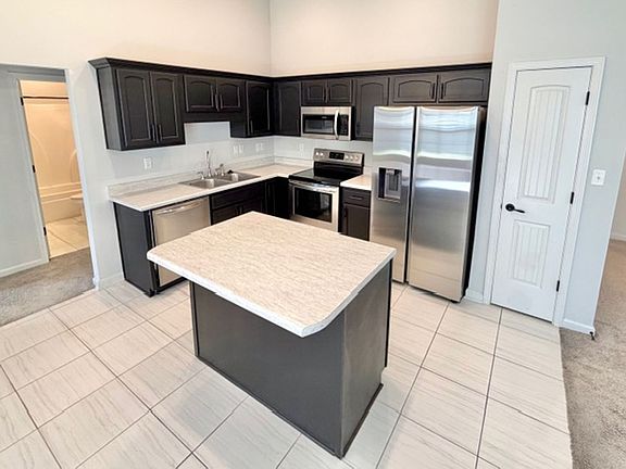 5th image of 1521 Miskelly Dr