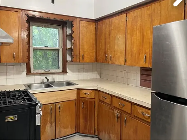 548 Winans Ave — Photo 10