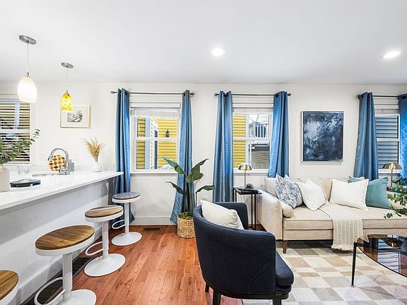 3rd image of 50 Spring St