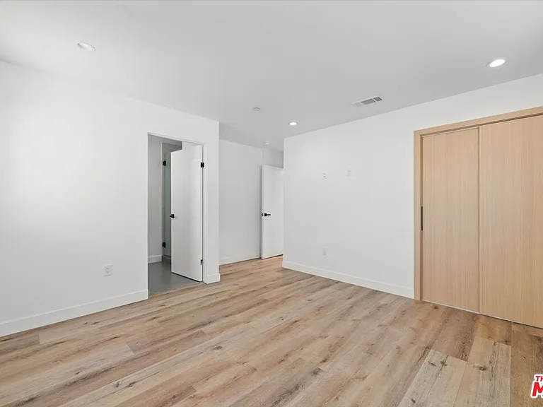 839 N McCadden Pl #B — Photo 12