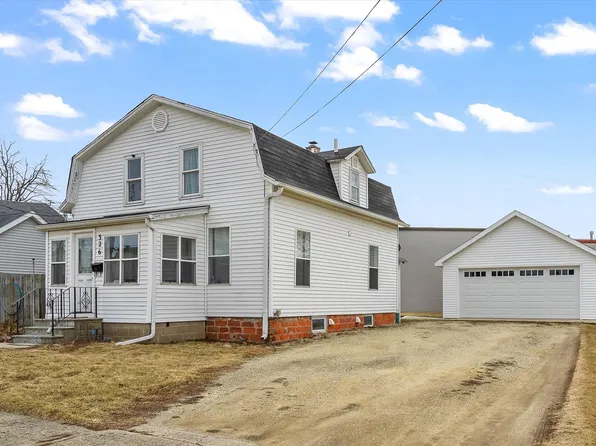 326 Grant St, Sycamore, IL 60178