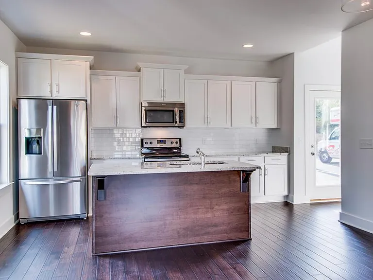 707 Cottage Park Dr — Photo 13