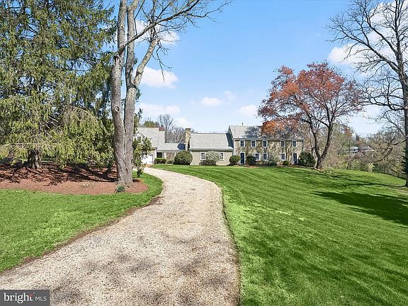 2nd image of 8824 Gallant Green Dr