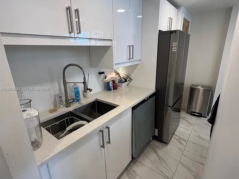 1390 Ocean Dr #101 — Photo 15