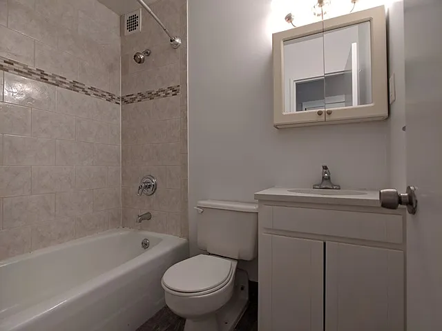 210 E 29th St #4A — Photo 6