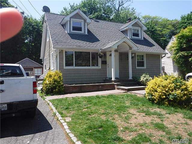 1st image of 15 Circle Dr