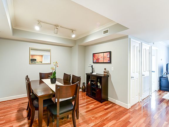 3rd image of 1201 N Garfield St APT 810
