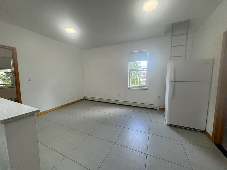 1434 Merry Ave #2 — Photo 4