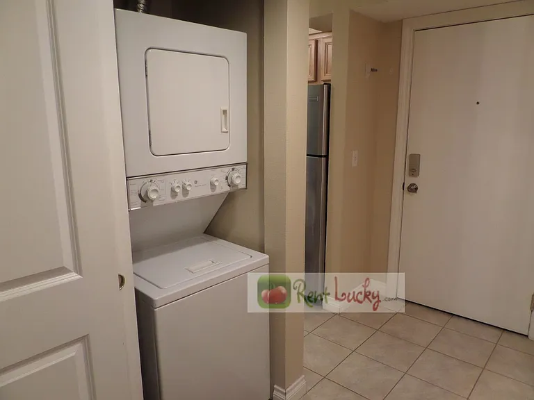 300 10th Ave #B101 — Photo 16