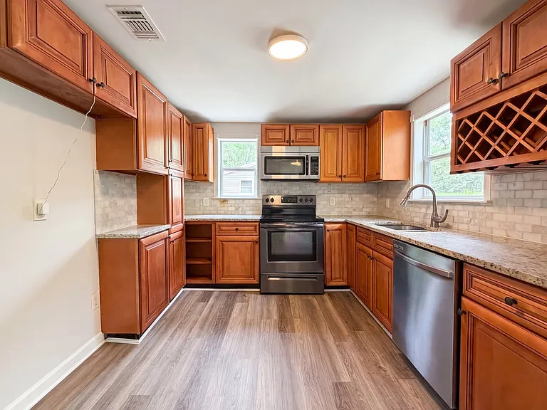 7012 Thurston Rd — Photo 3