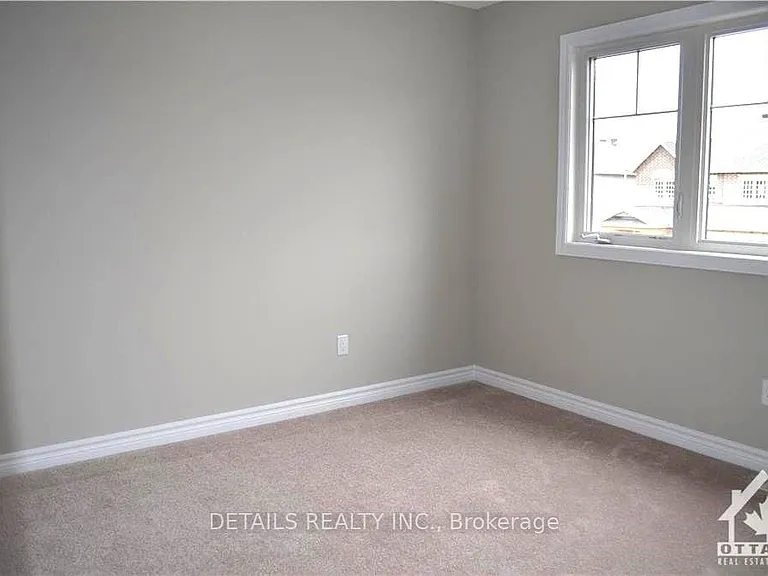 251 Saddleback Cres — Photo 32
