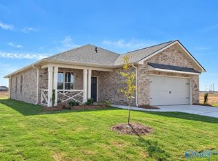 1000 Waterhouse Ln, Decatur, AL 35603