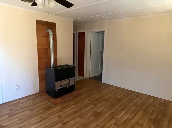 1213 Taos Ln, Espanola, NM 87532