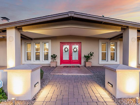 4th image of 111 E Moon Valley Dr