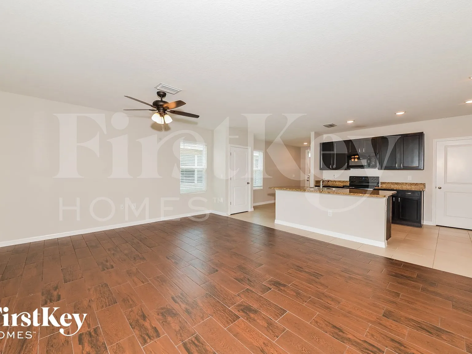 4 bed, 2.5 bath, 2260 sqft, $3,885 — Photo 3